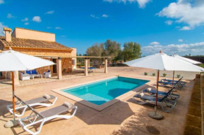 Traditional house Casa Binitaref with pool in Sineu
